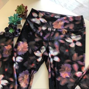 Joy Lab black floral work out leggings, small